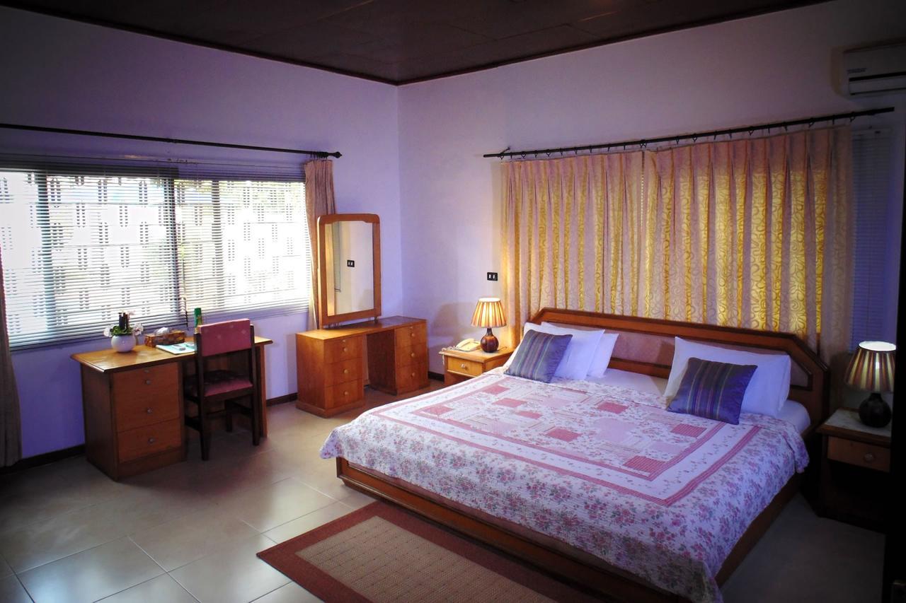 Lavender Lodge Hotel Acra Exterior foto